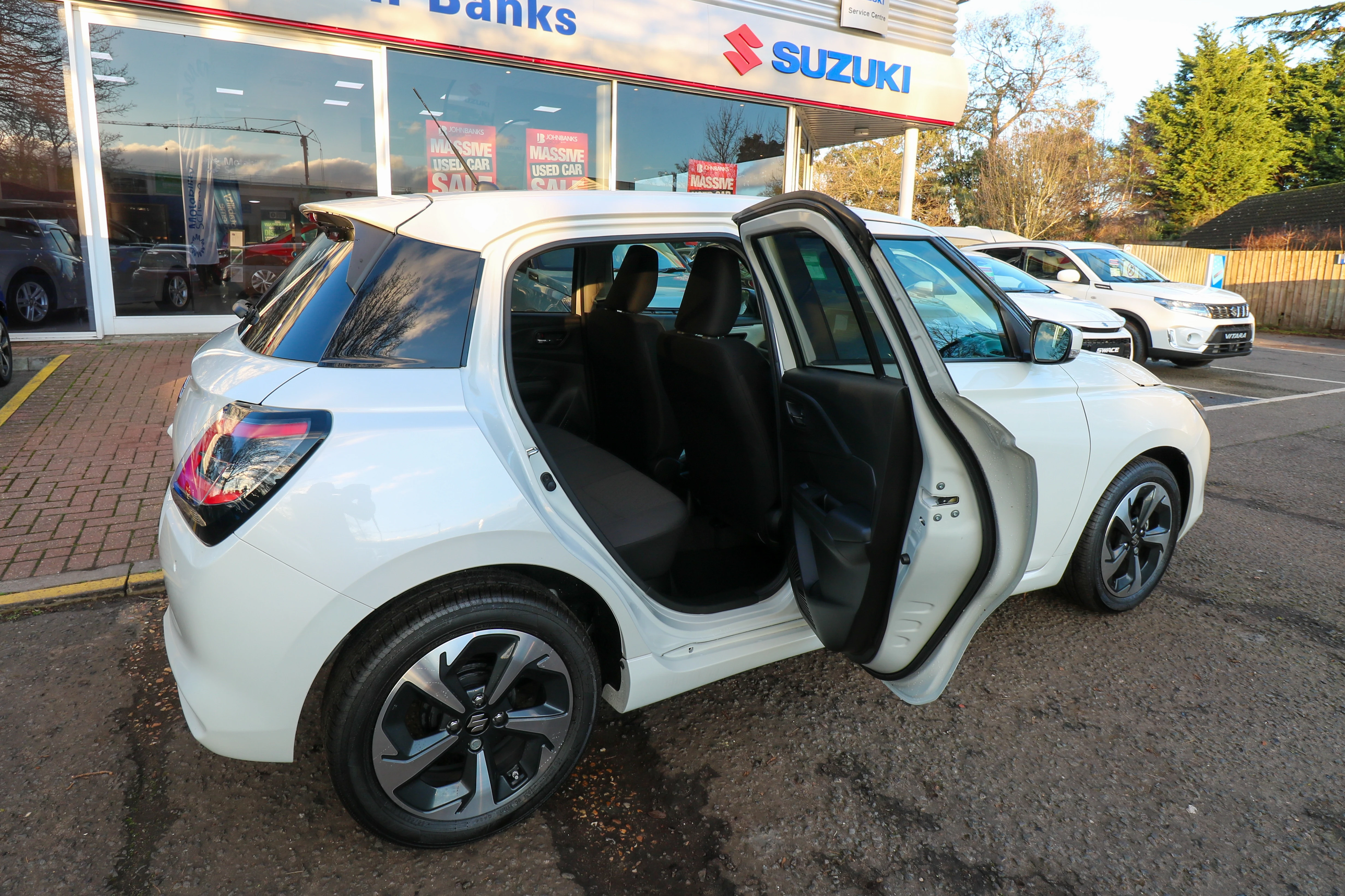 Vehicle image 5