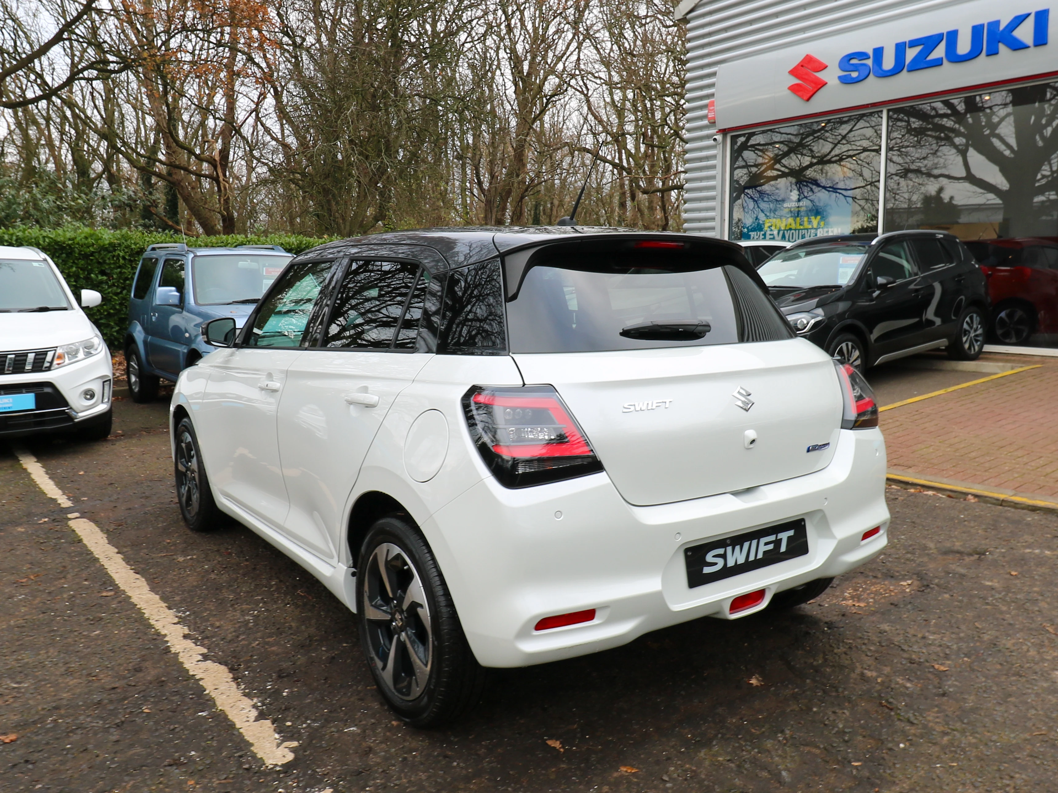 Vehicle image 5