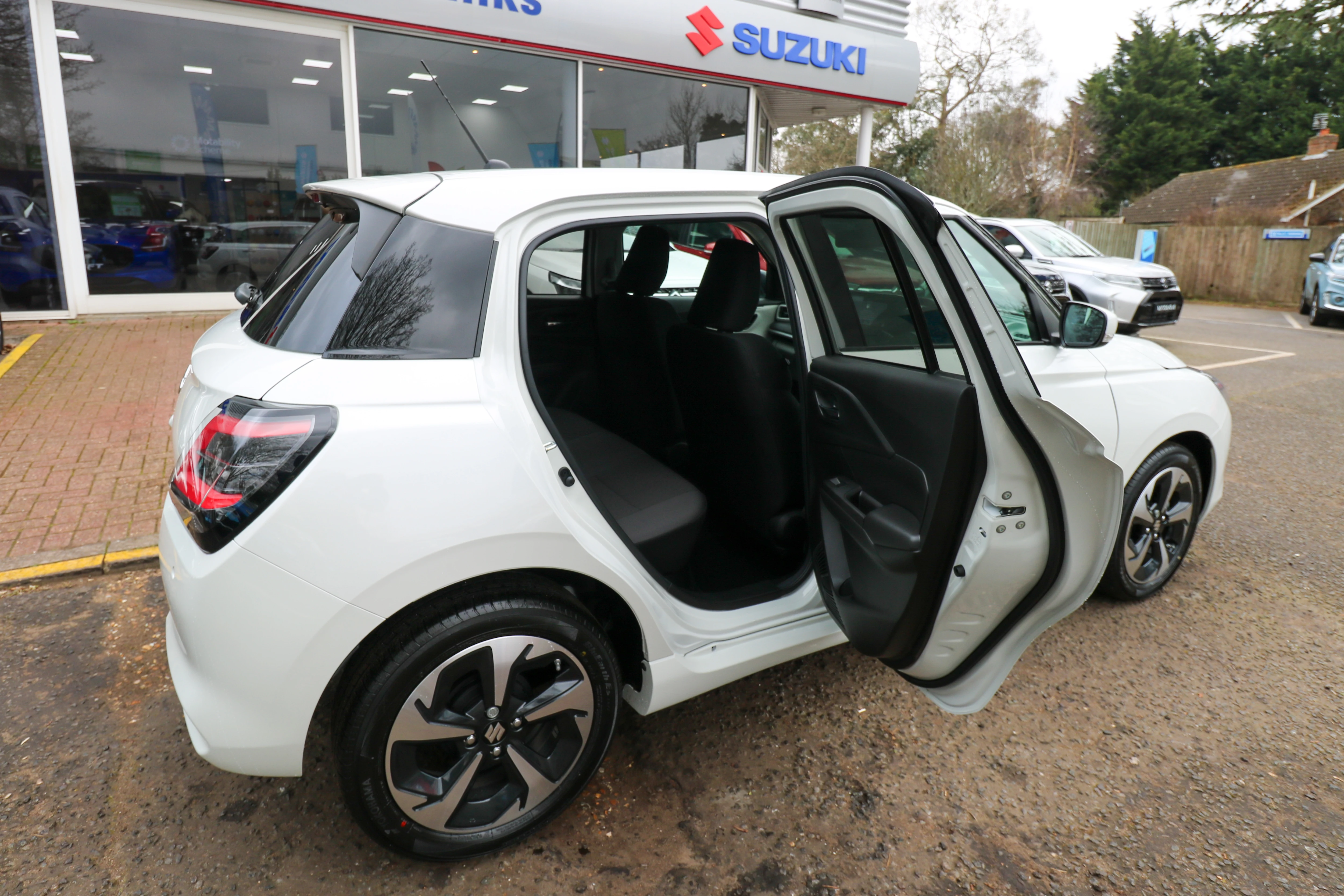 Vehicle image 6