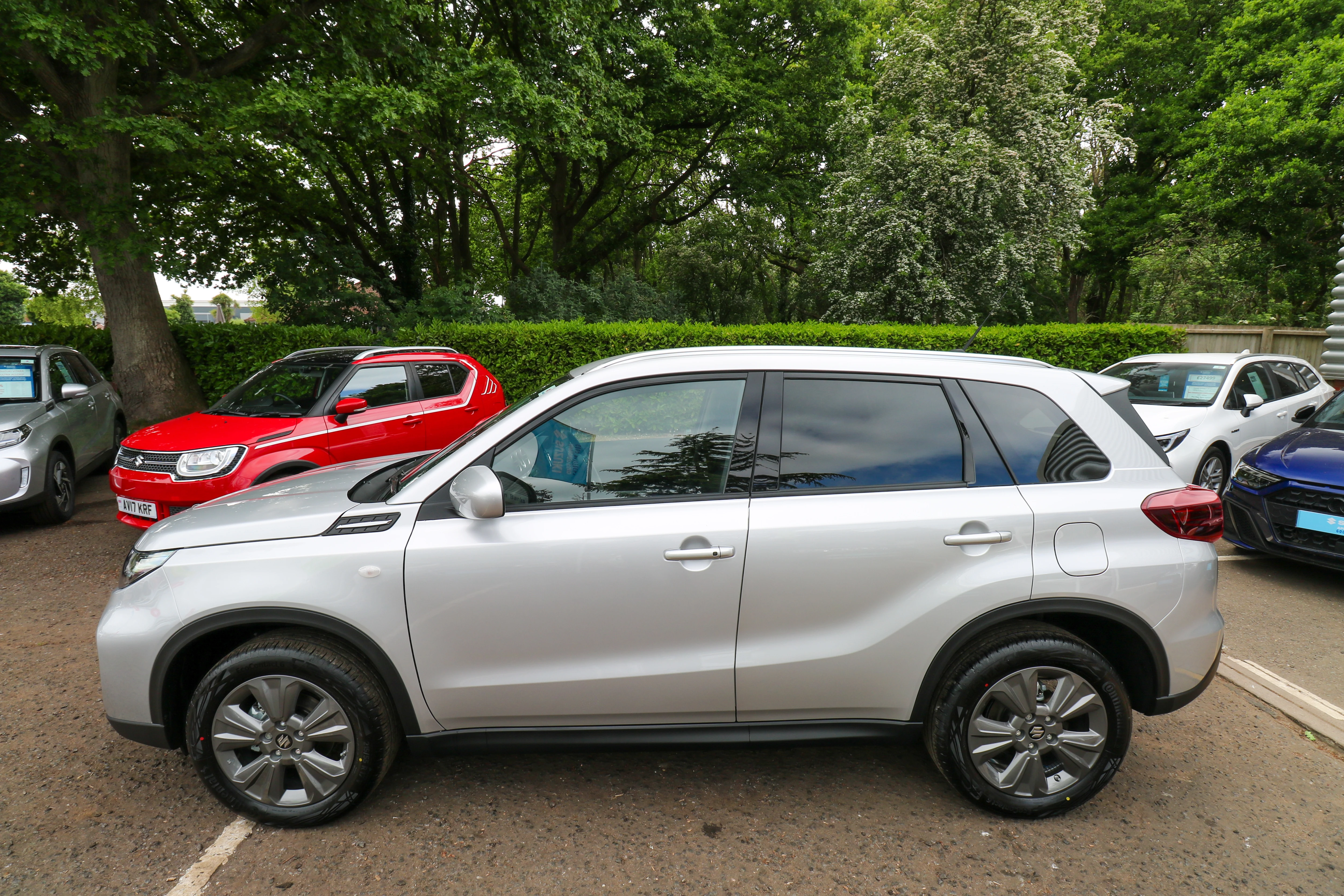 Vehicle image 5