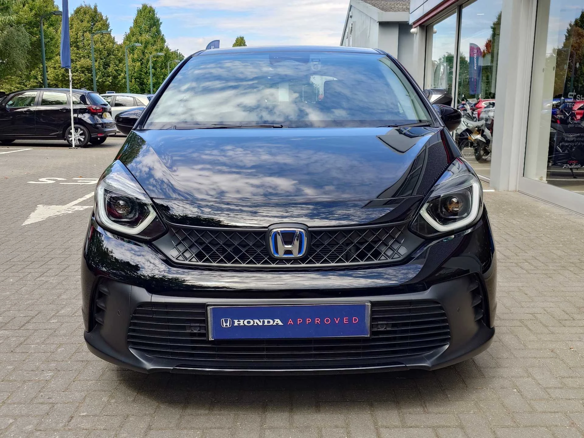 Vehicle image 6