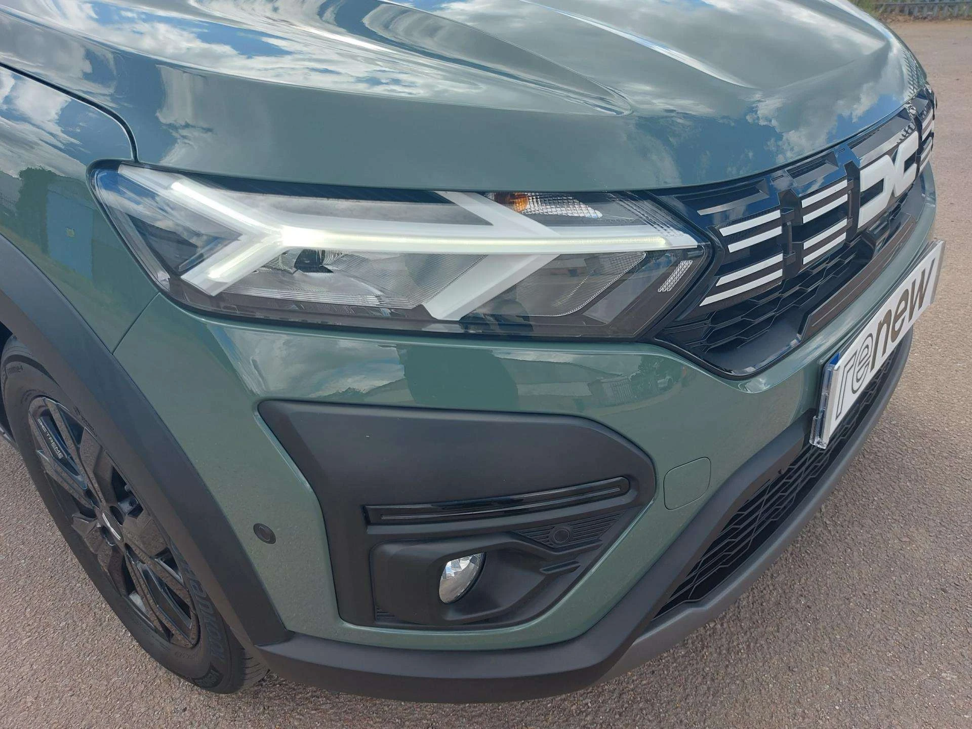 Vehicle image 7