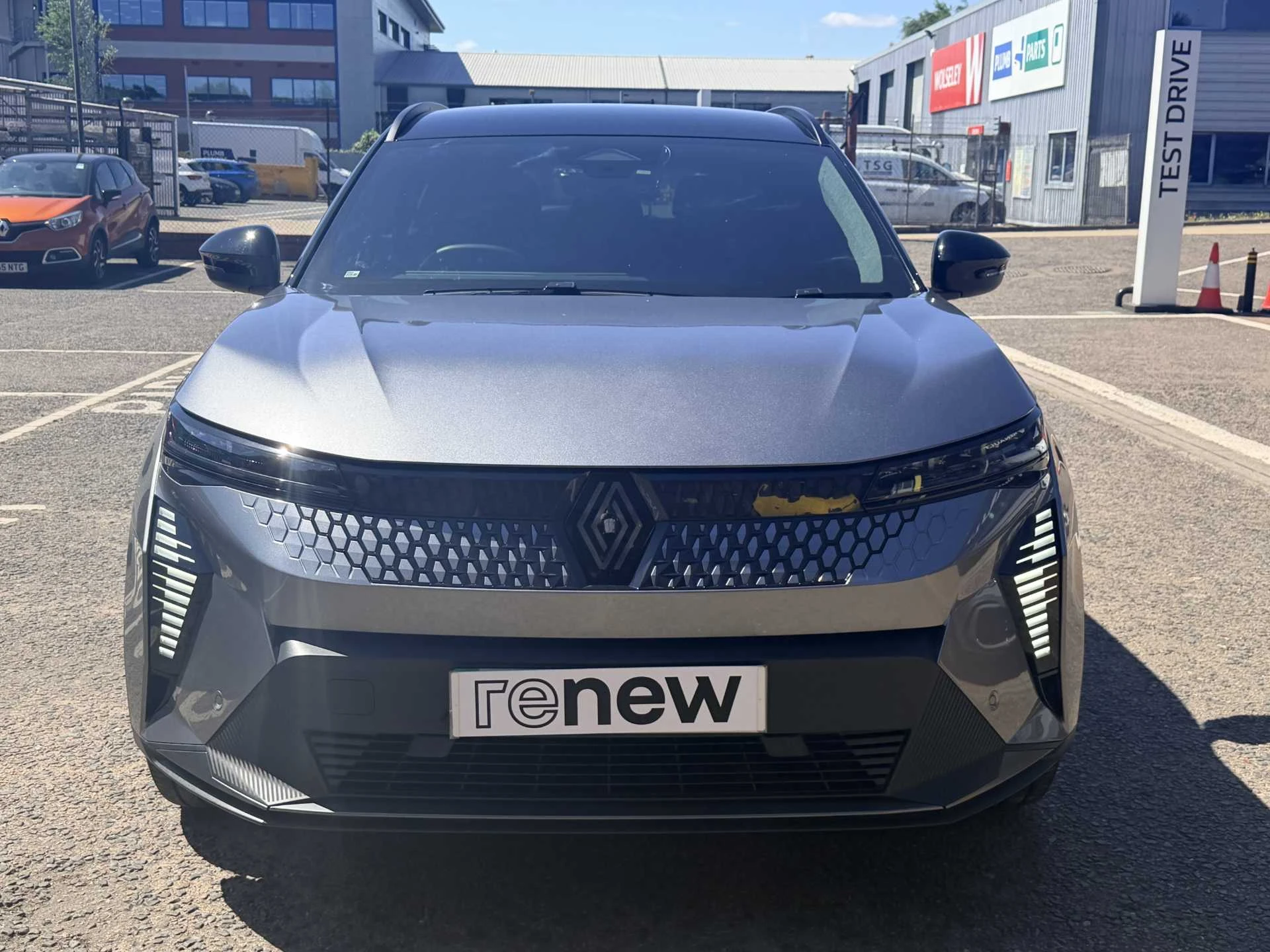 Vehicle image 6