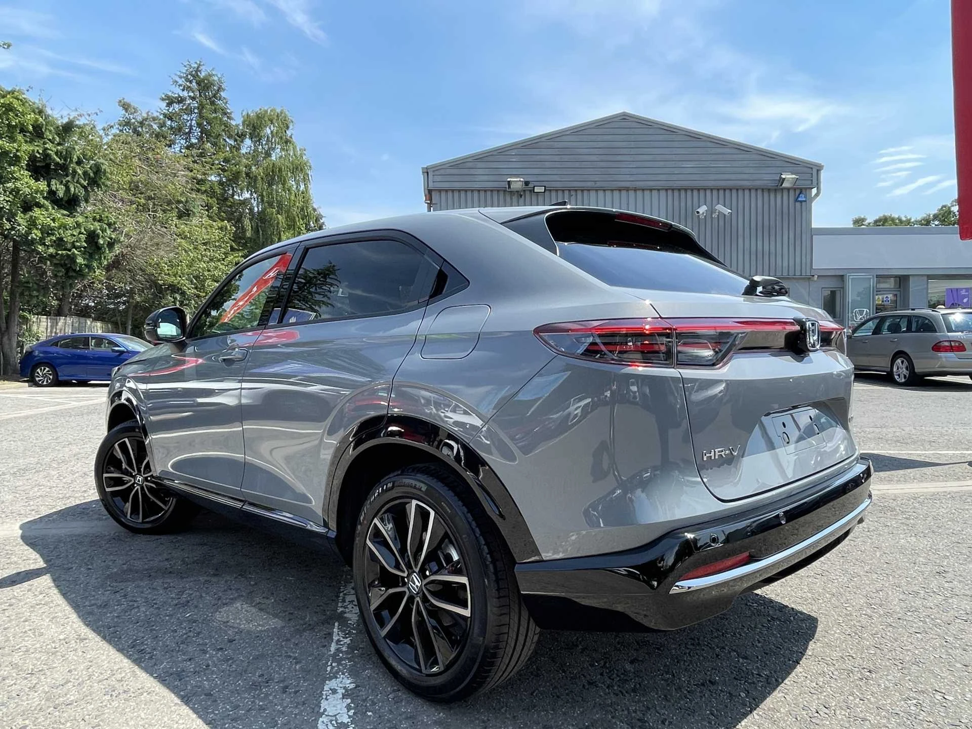 Vehicle image 3