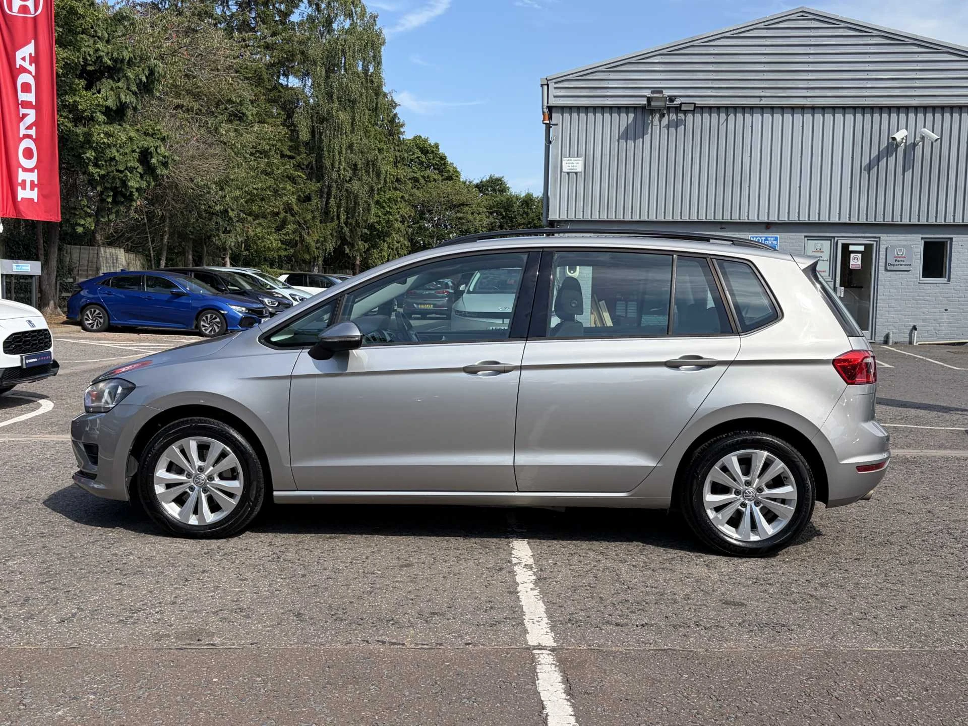 Vehicle image 5