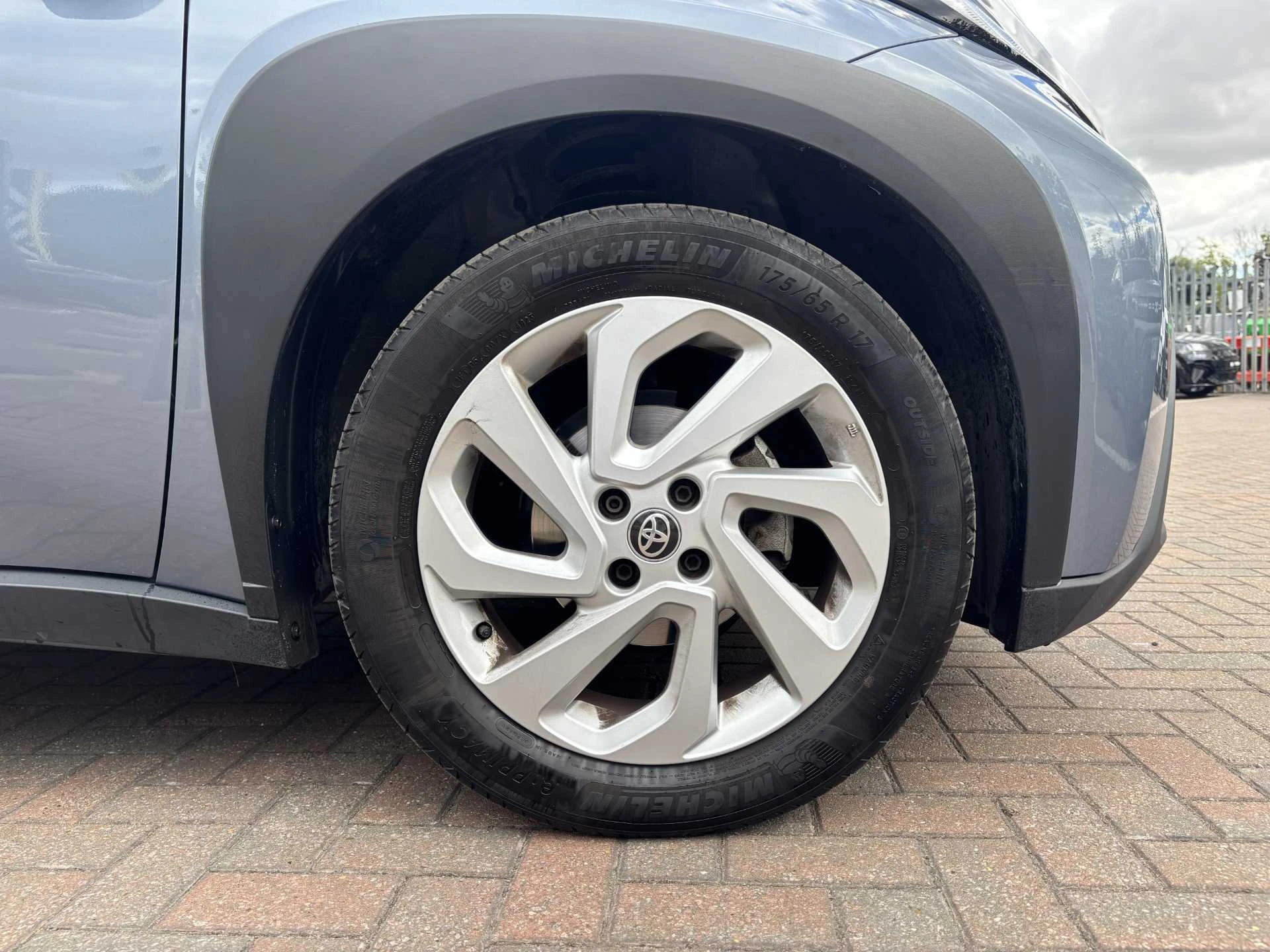 Vehicle image 6