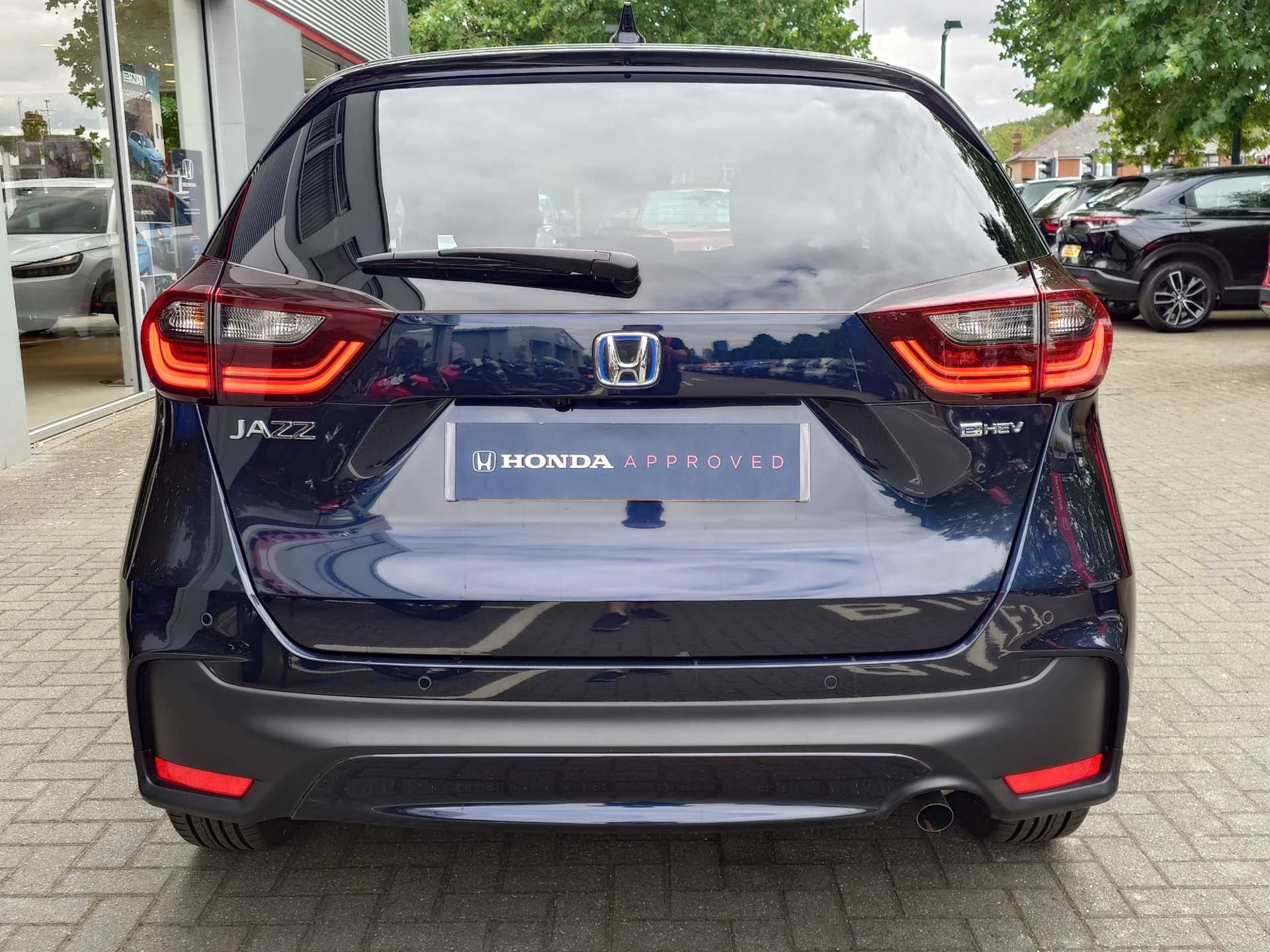 Vehicle image 7