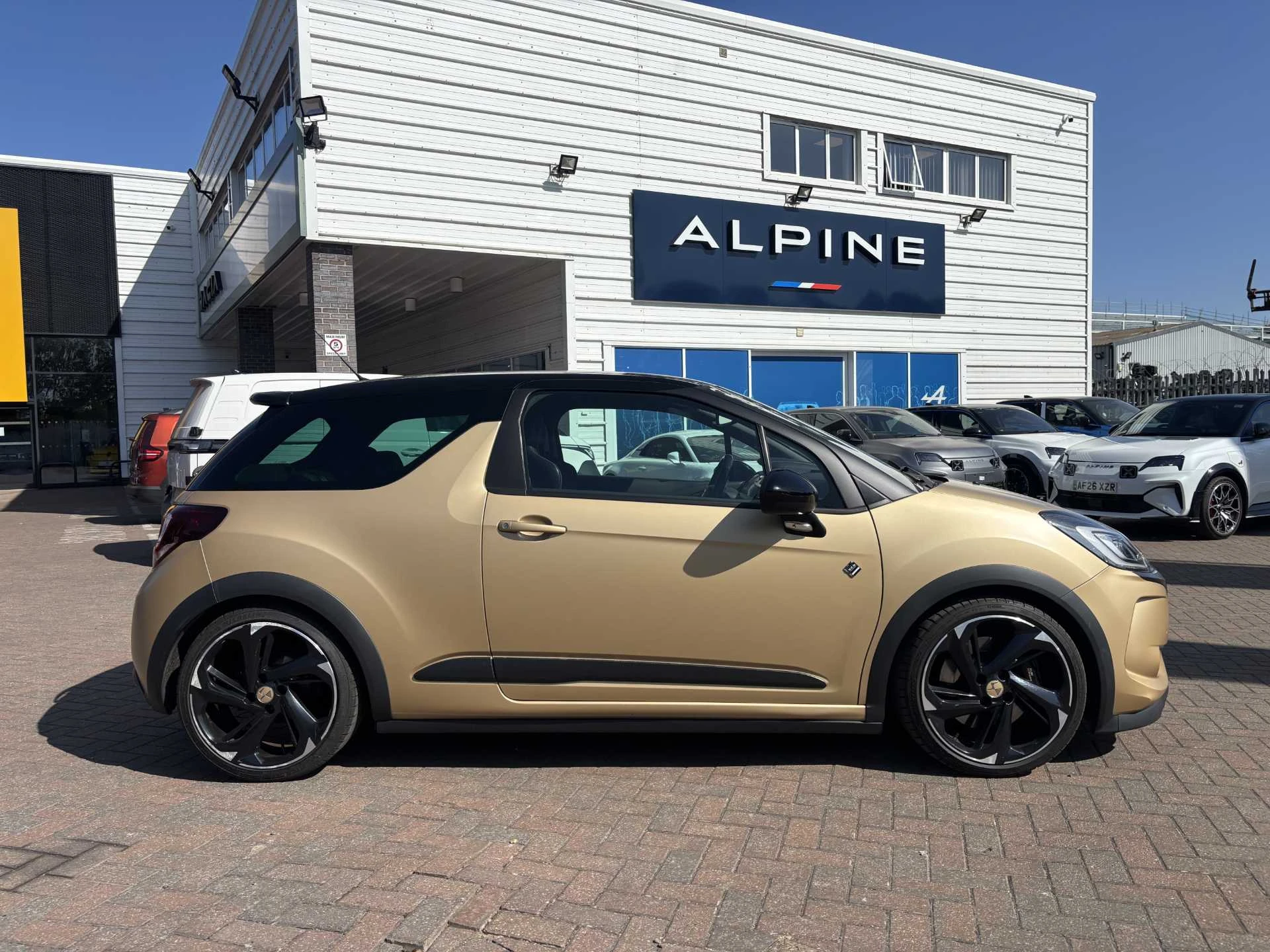 Vehicle image 7