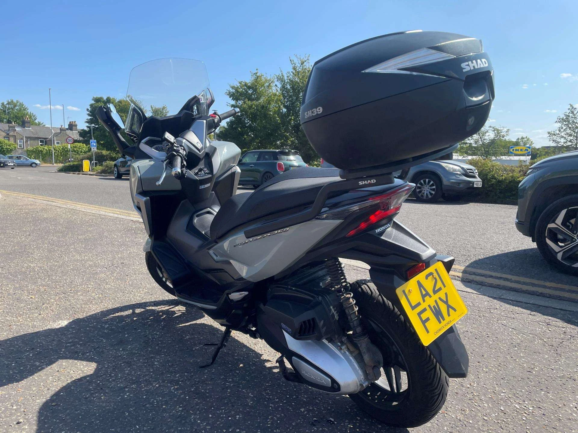 Vehicle image 5