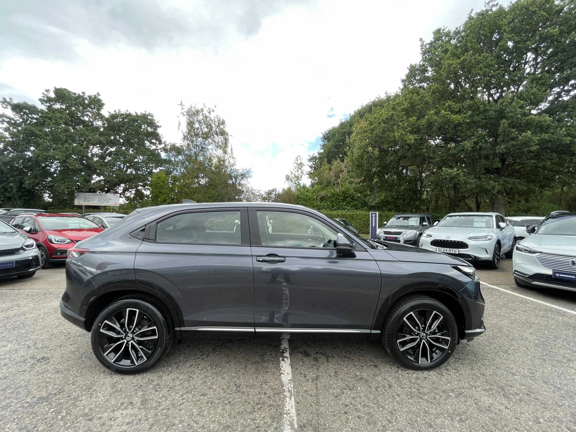 Vehicle image 5