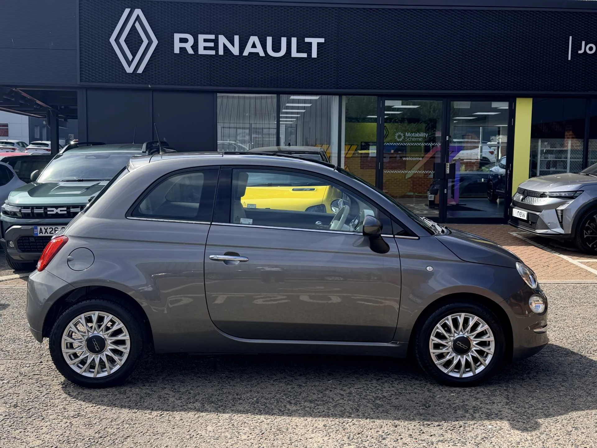 Vehicle image 5