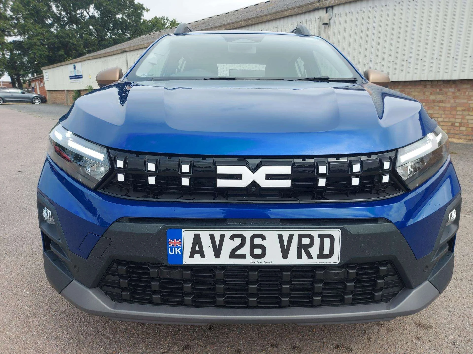 Vehicle image 6