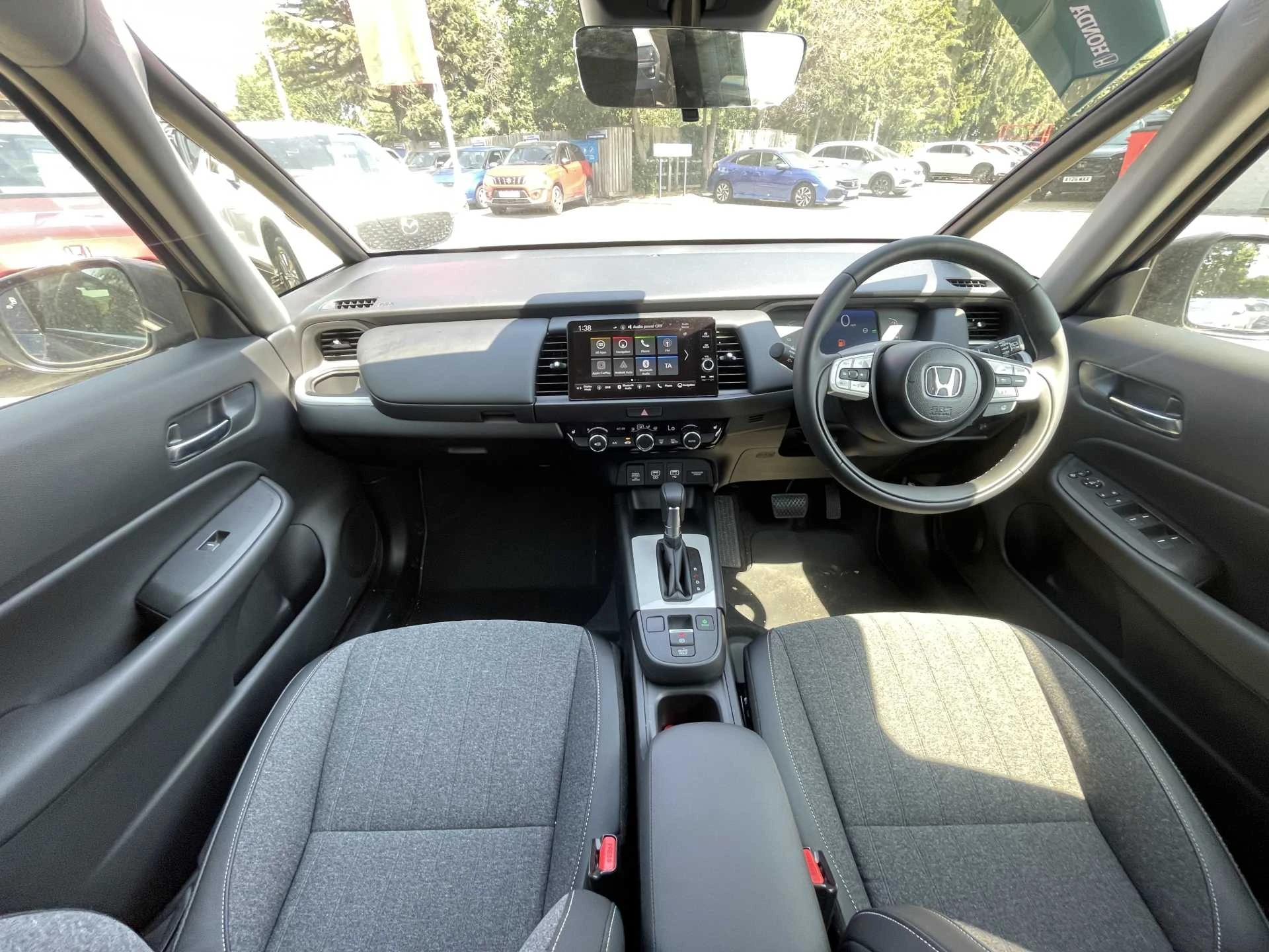 Vehicle image 4