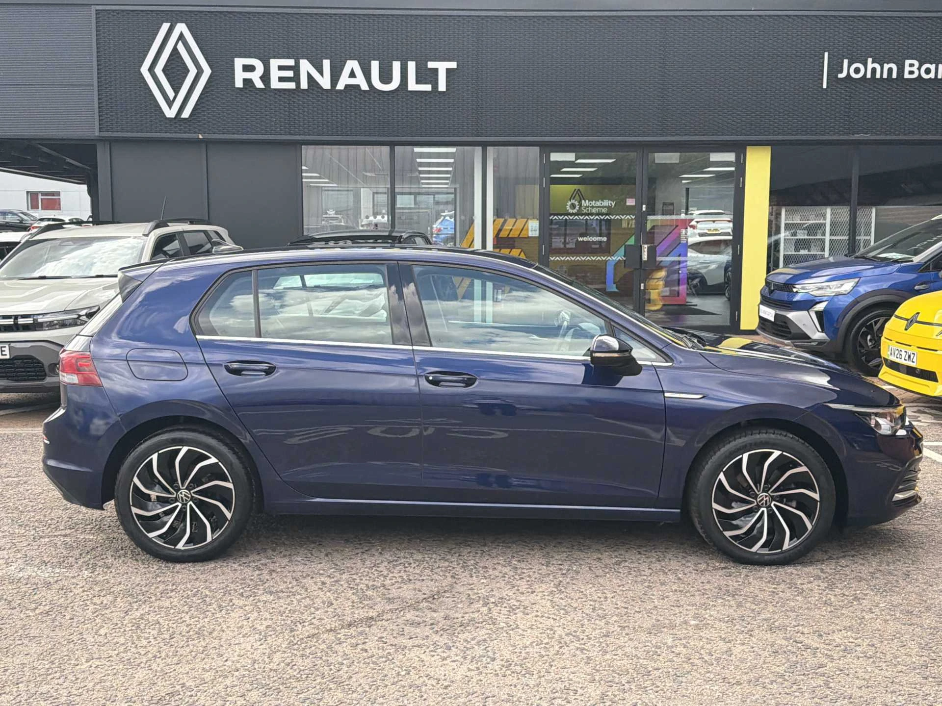 Vehicle image 5