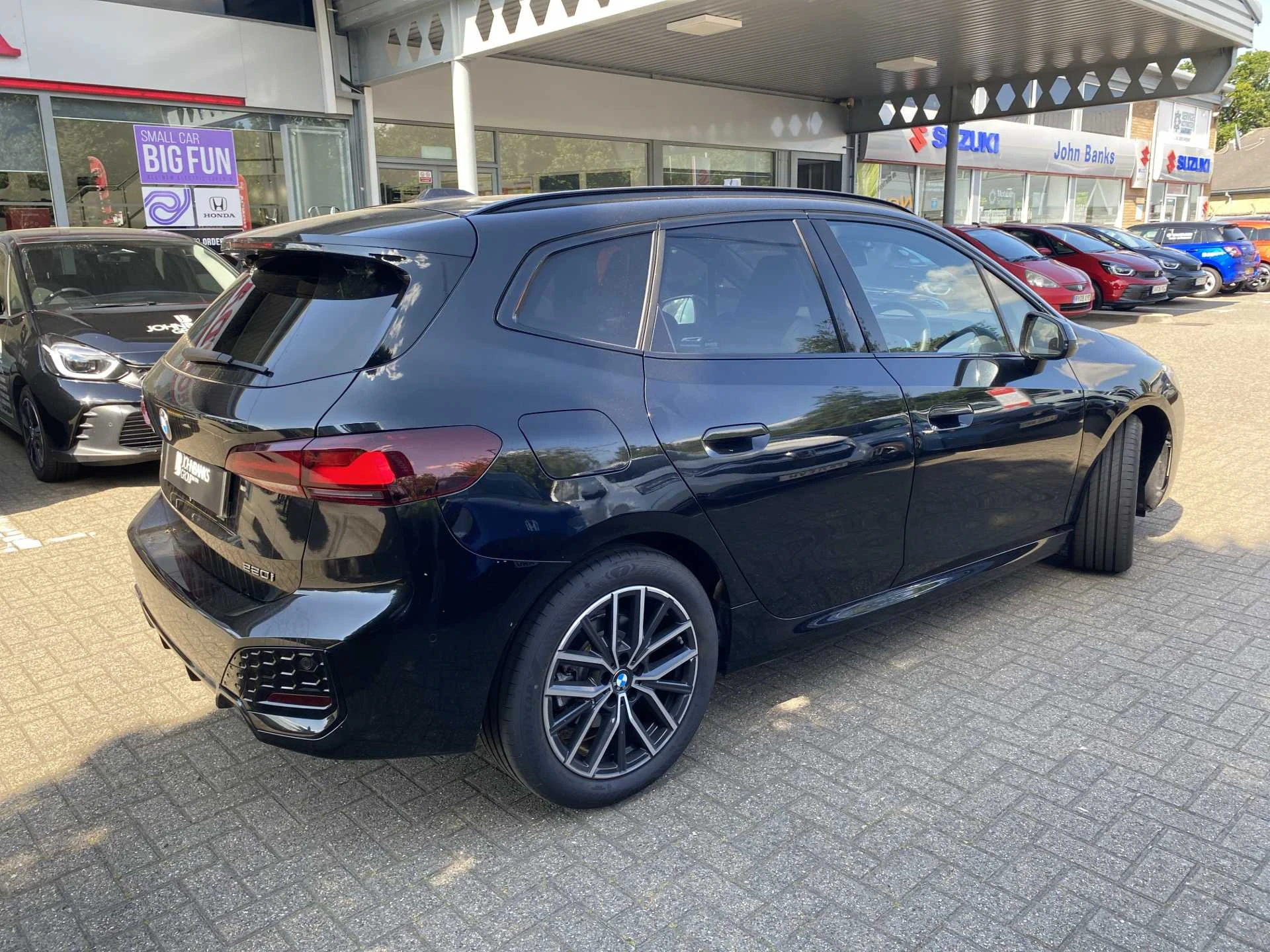 Vehicle image 7
