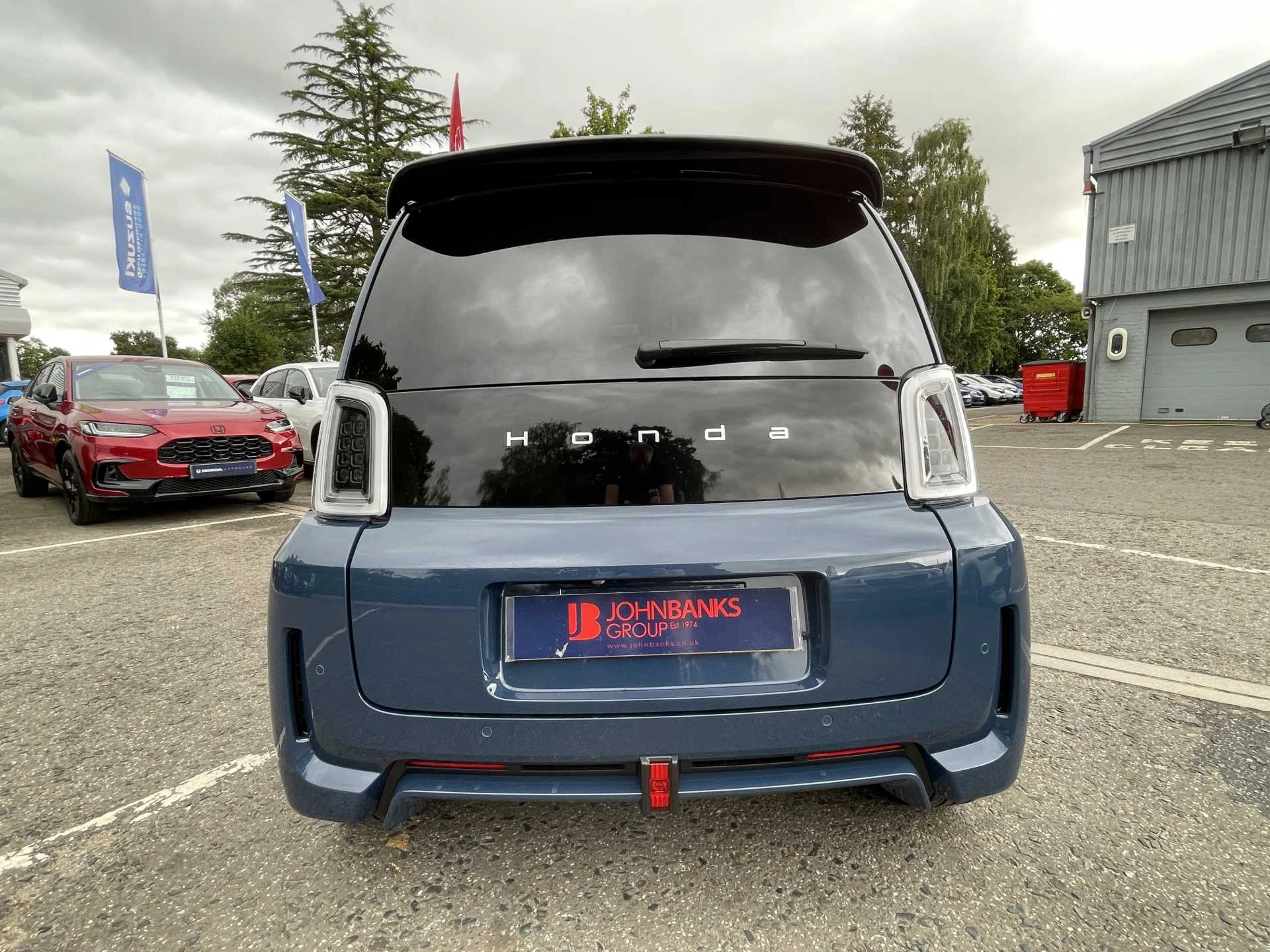Vehicle image 7