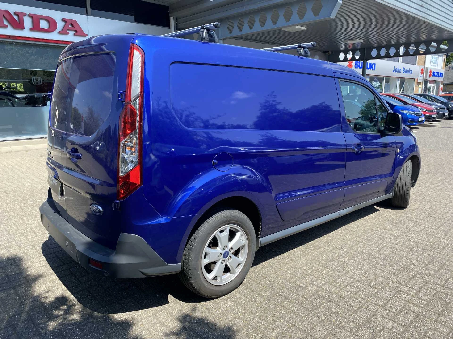 Vehicle image 7