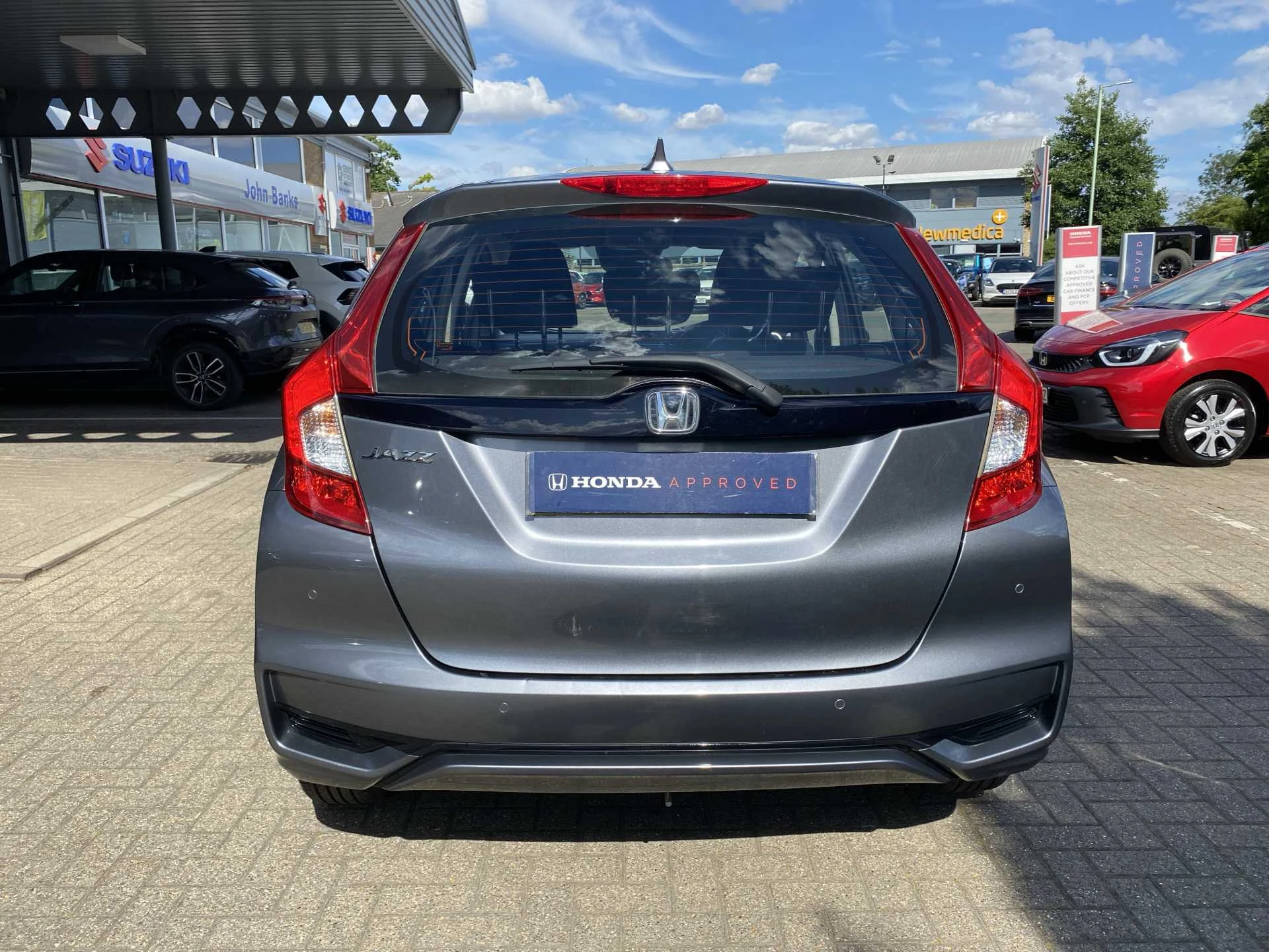 Vehicle image 6