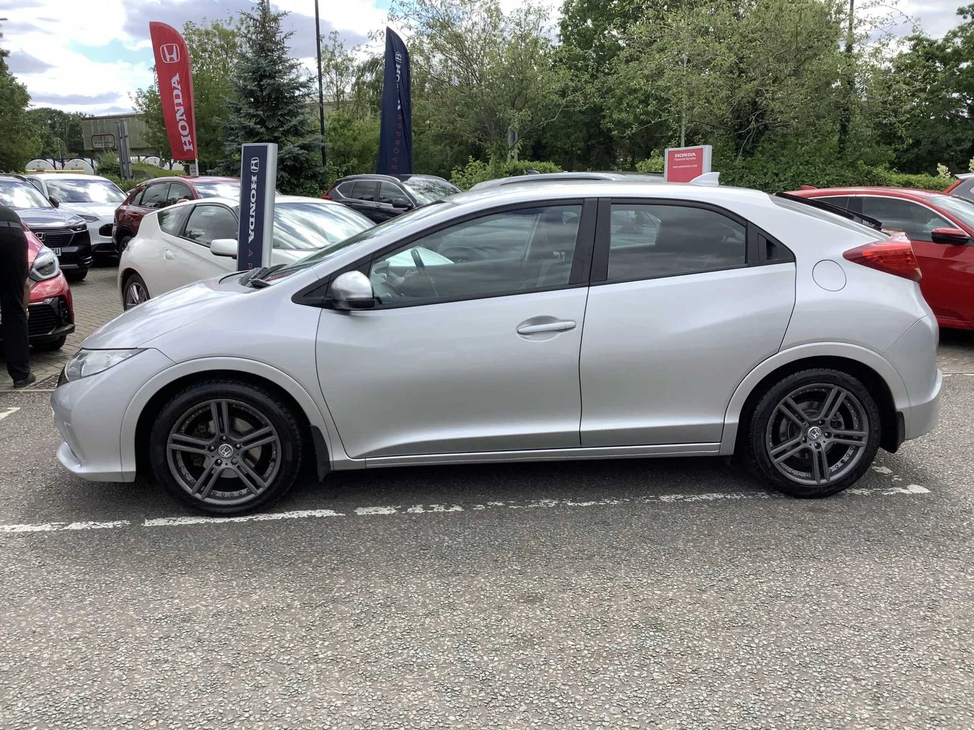 Vehicle image 4