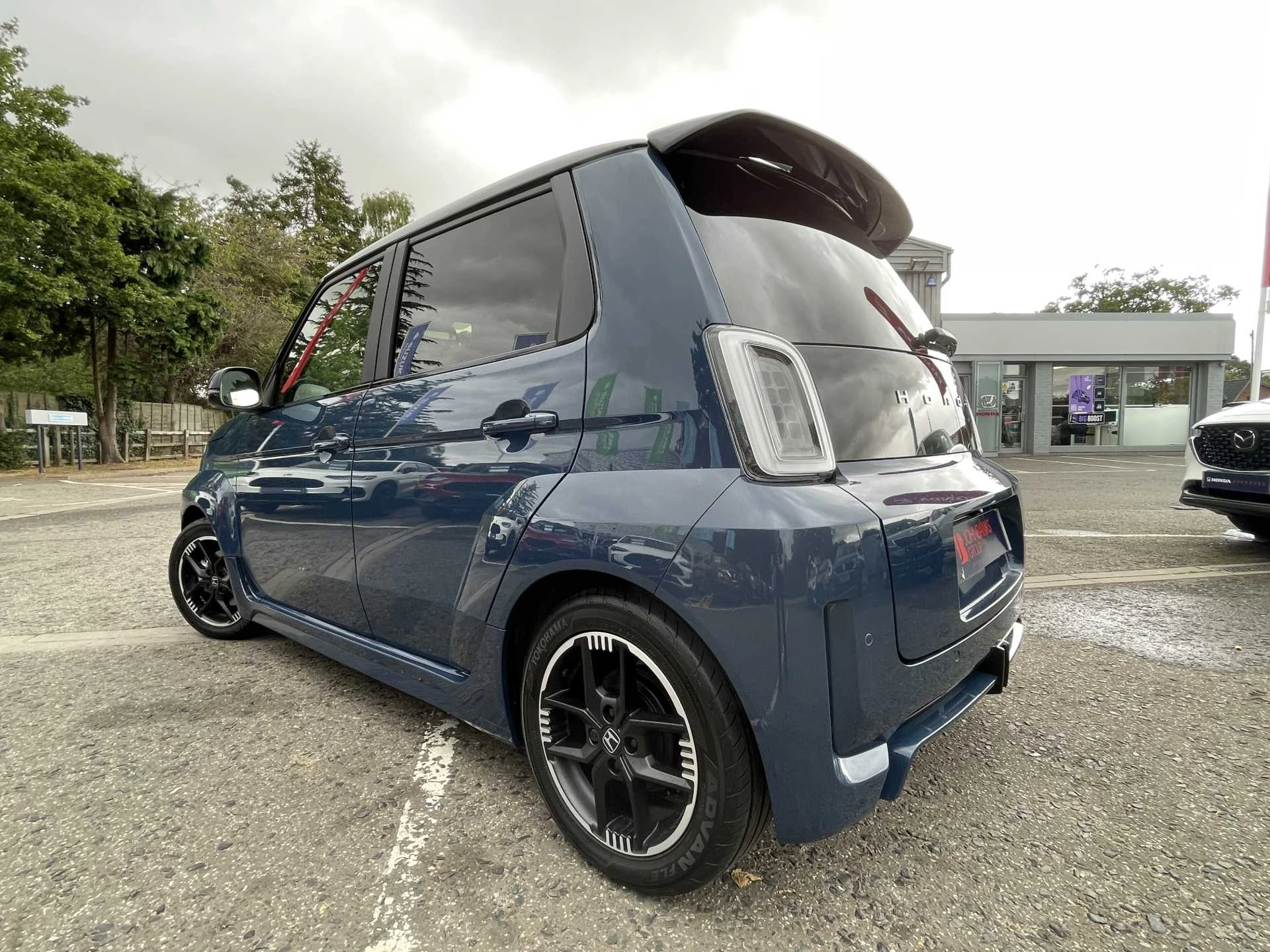 Vehicle image 3