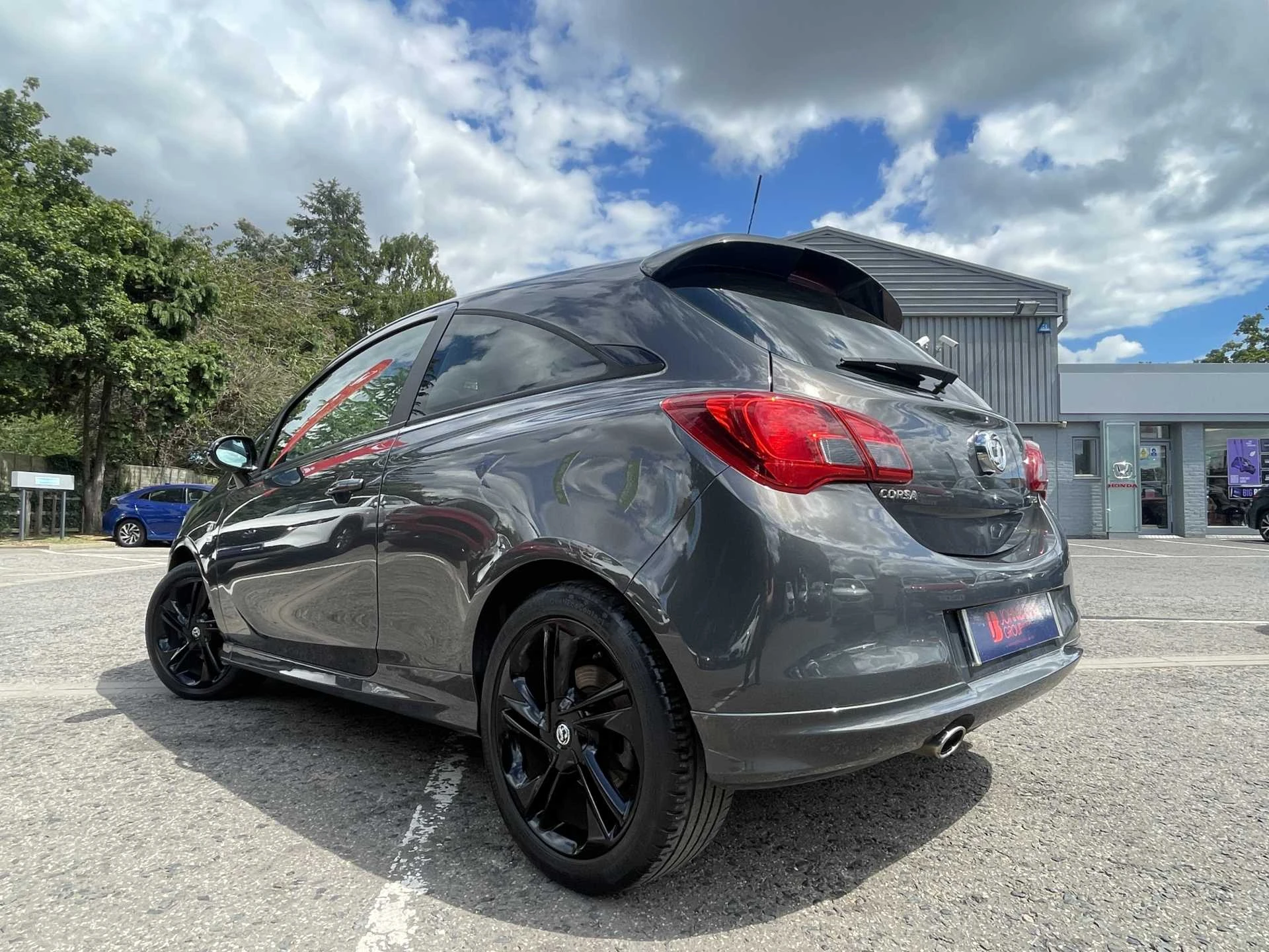 Vehicle image 3