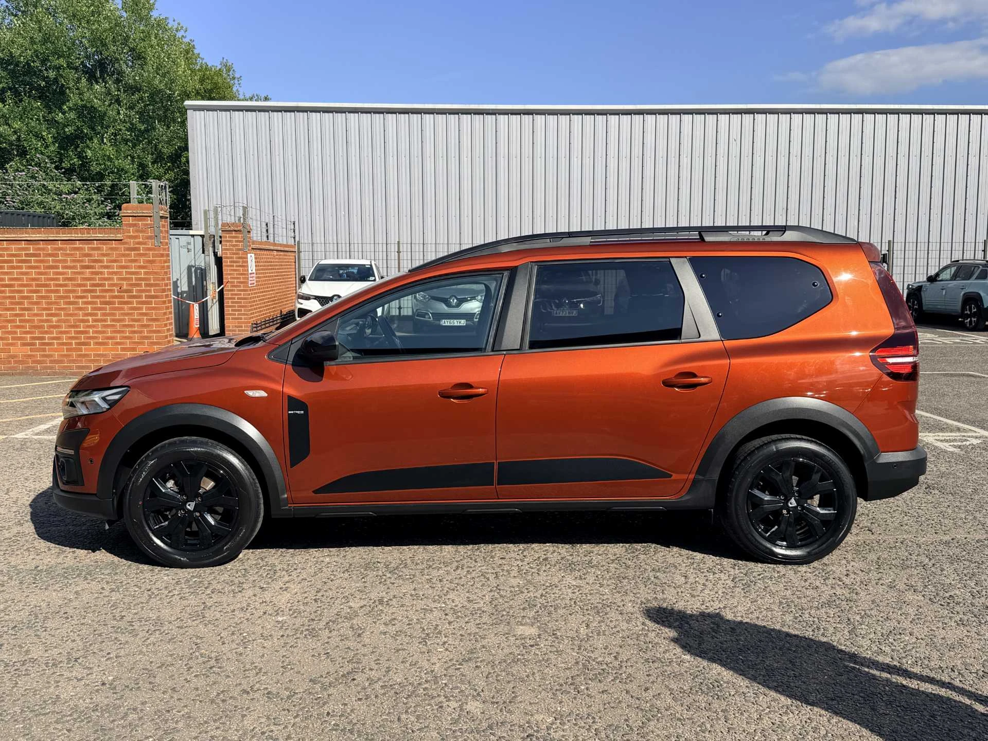 Vehicle image 7