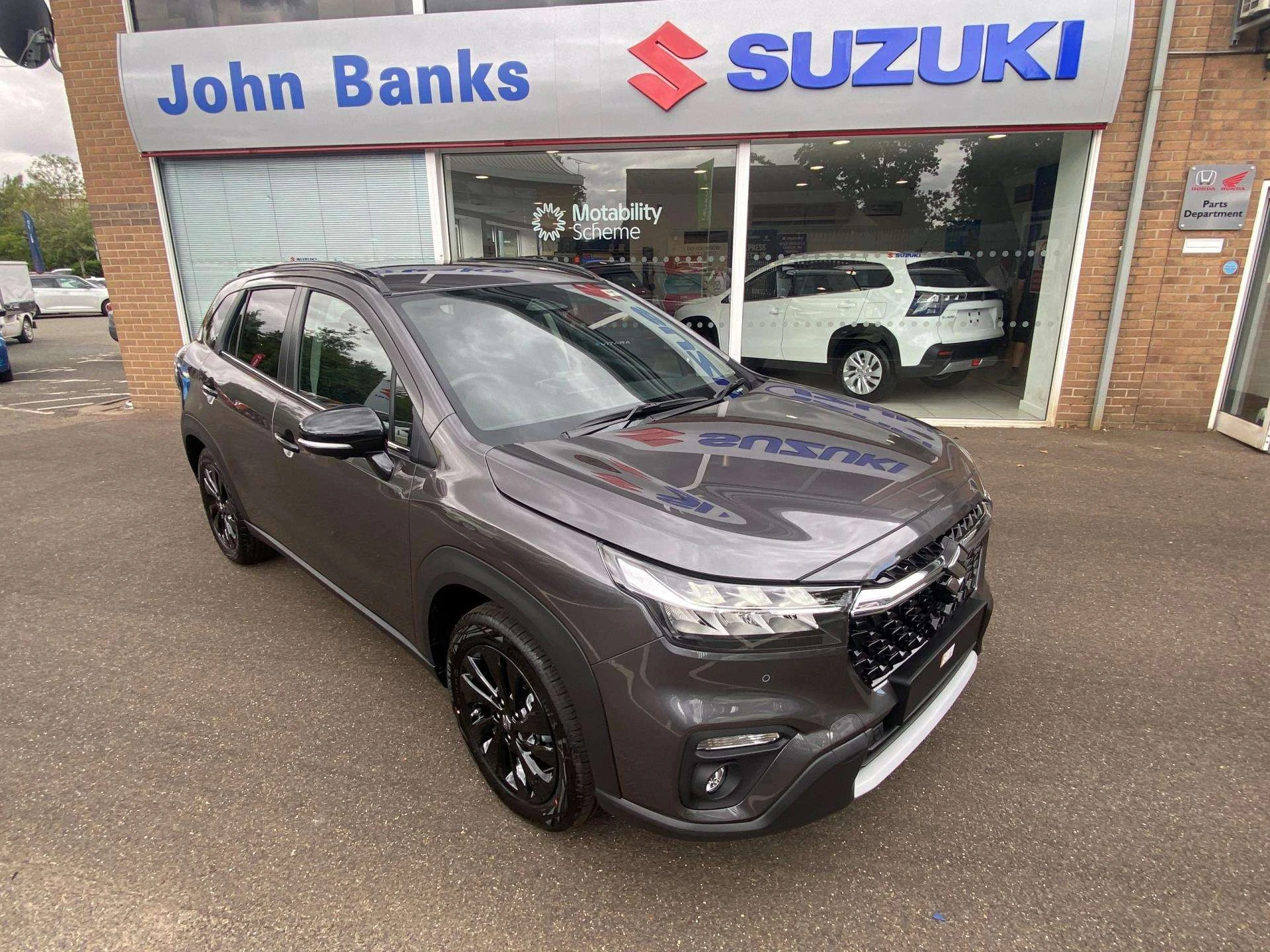 Vehicle image 3