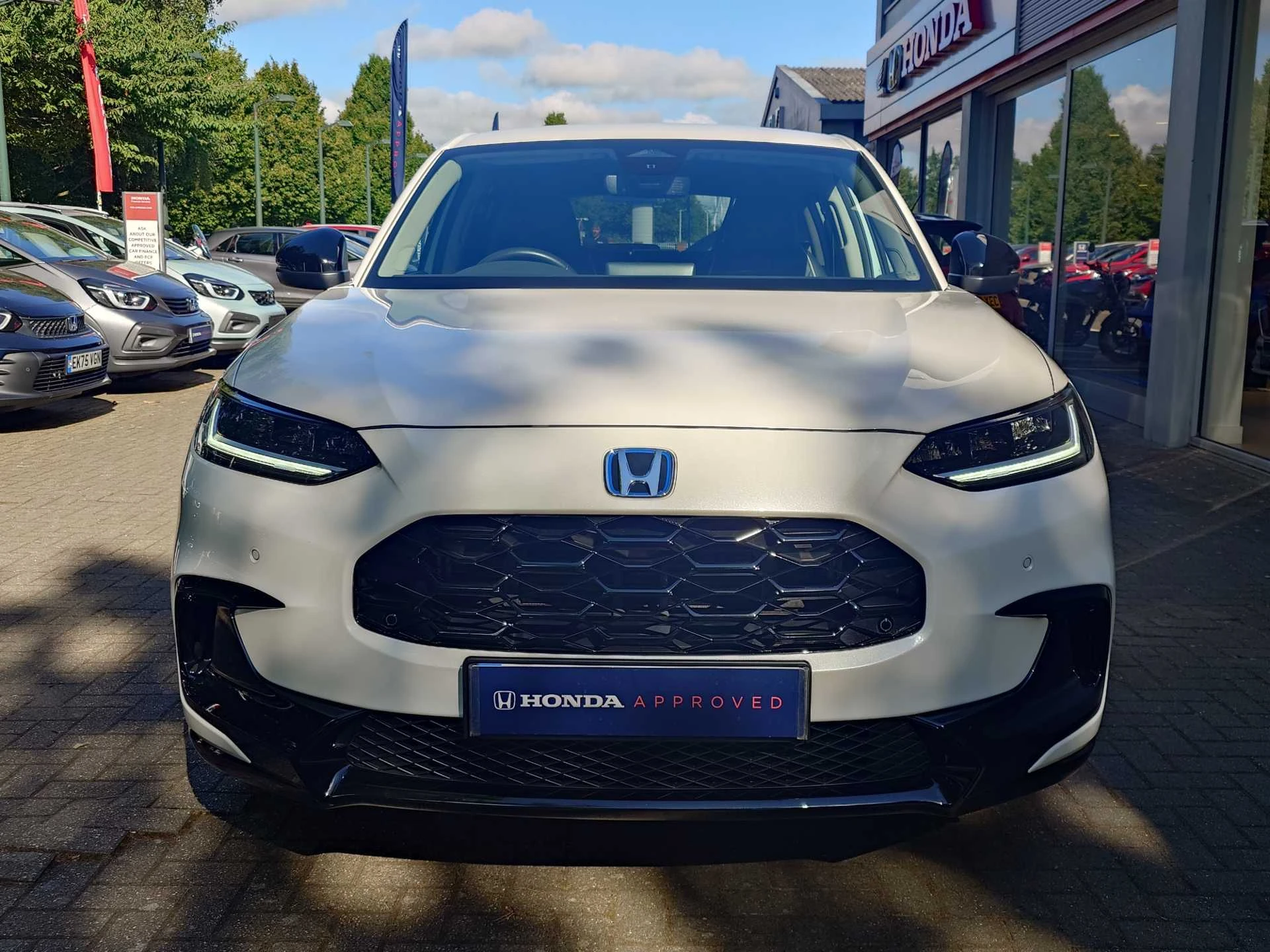 Vehicle image 6