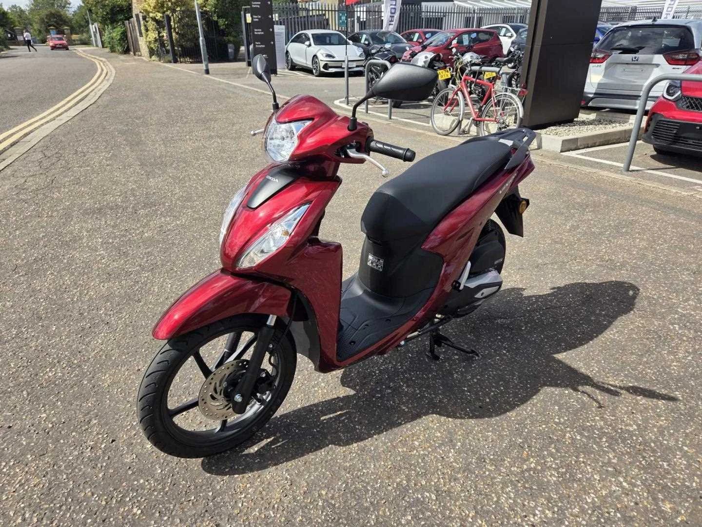 Vehicle image 7