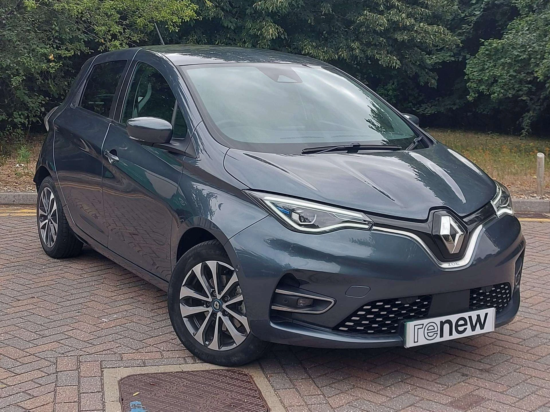 Vehicle image 4