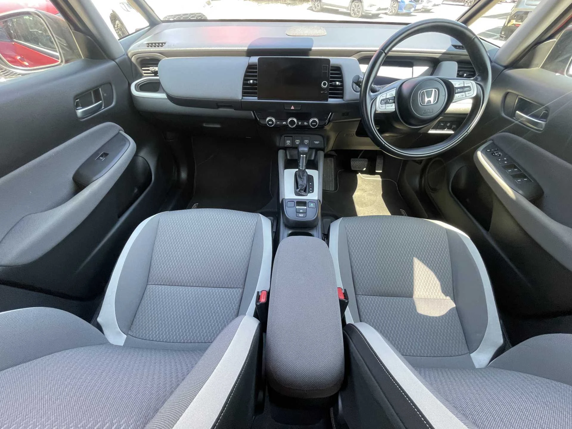 Vehicle image 4