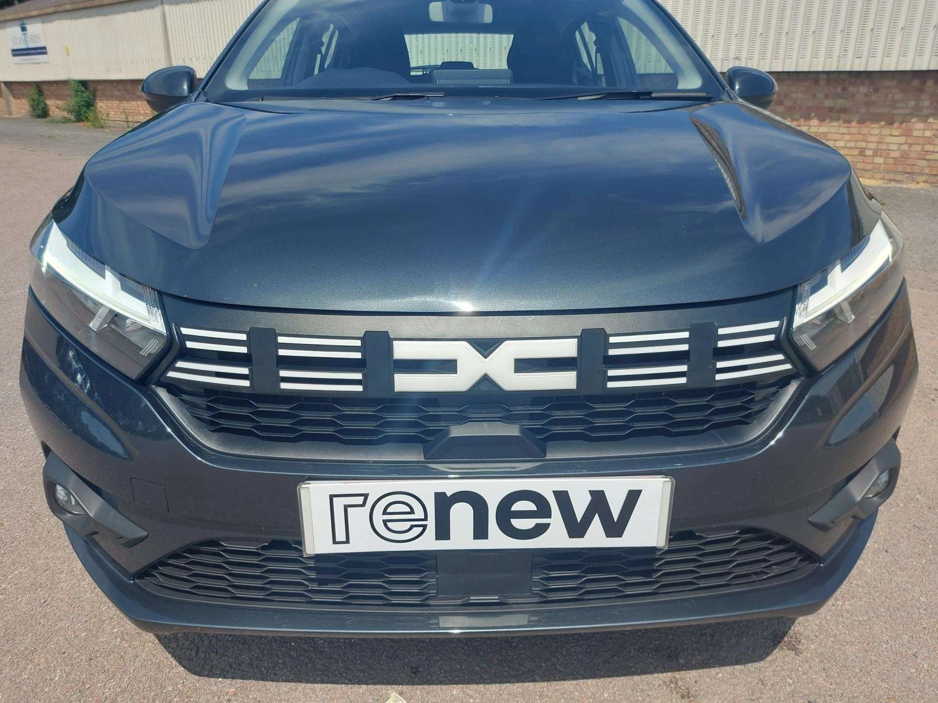 Vehicle image 6