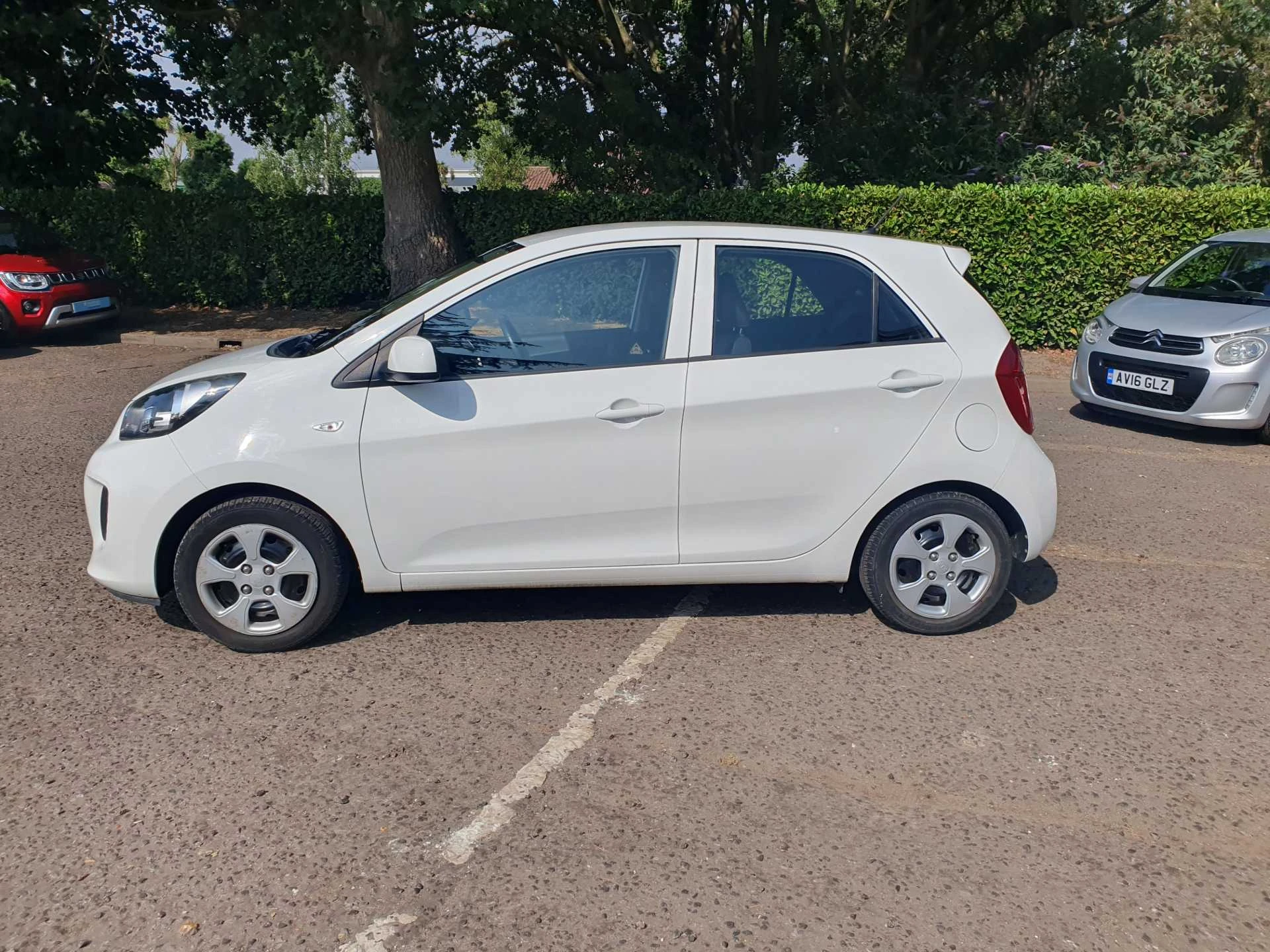 Vehicle image 4