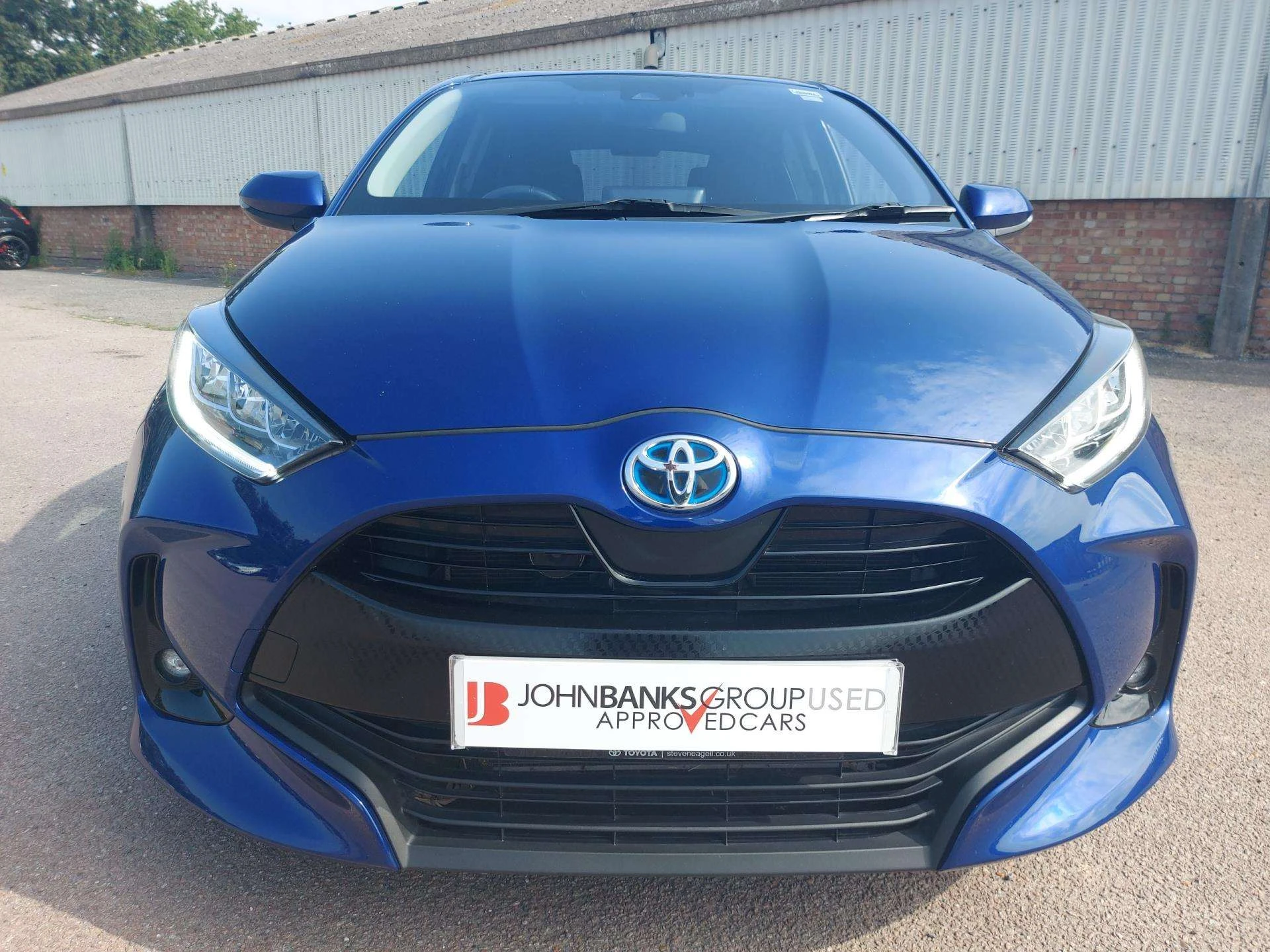 Vehicle image 6