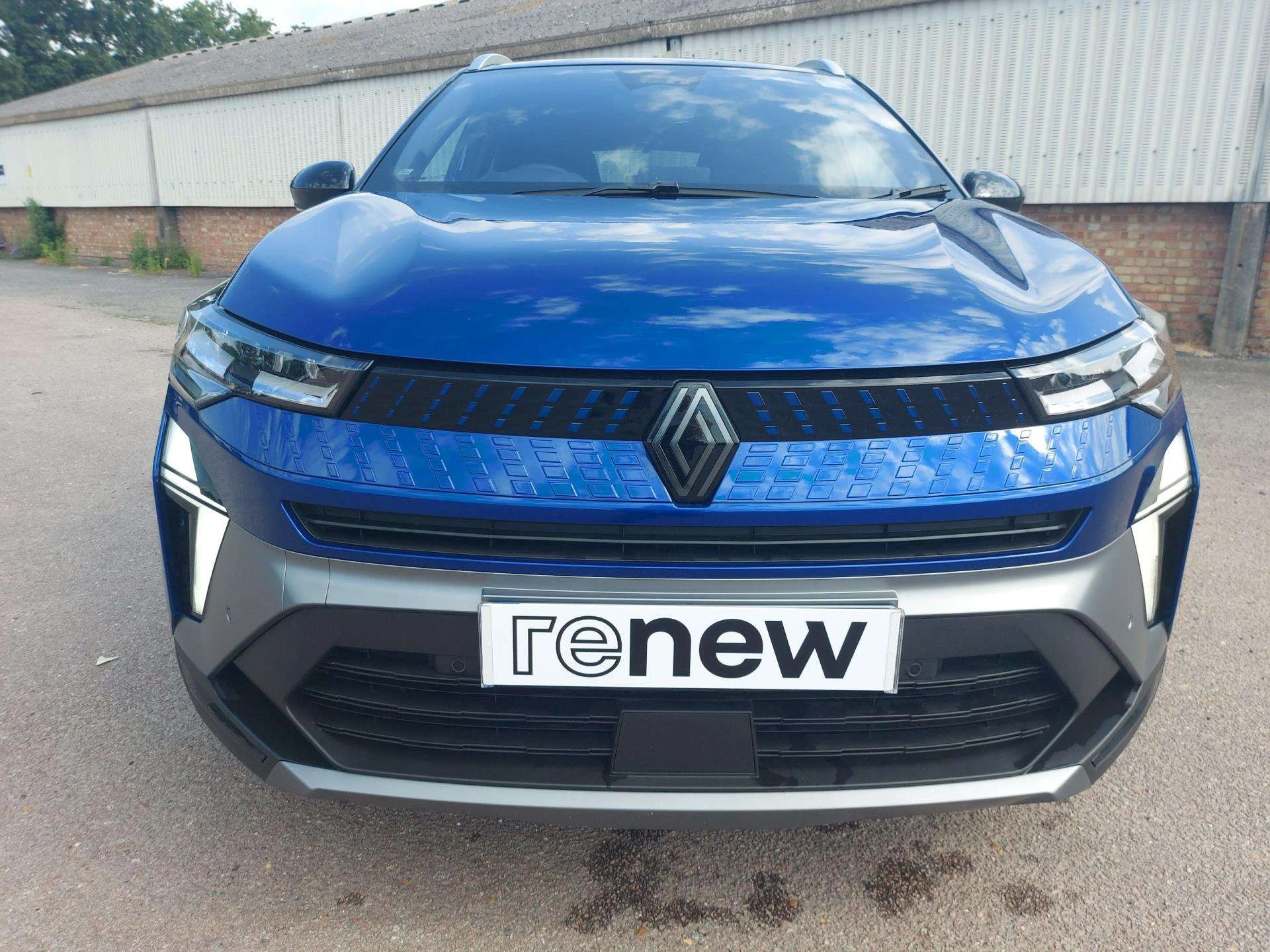 Vehicle image 6