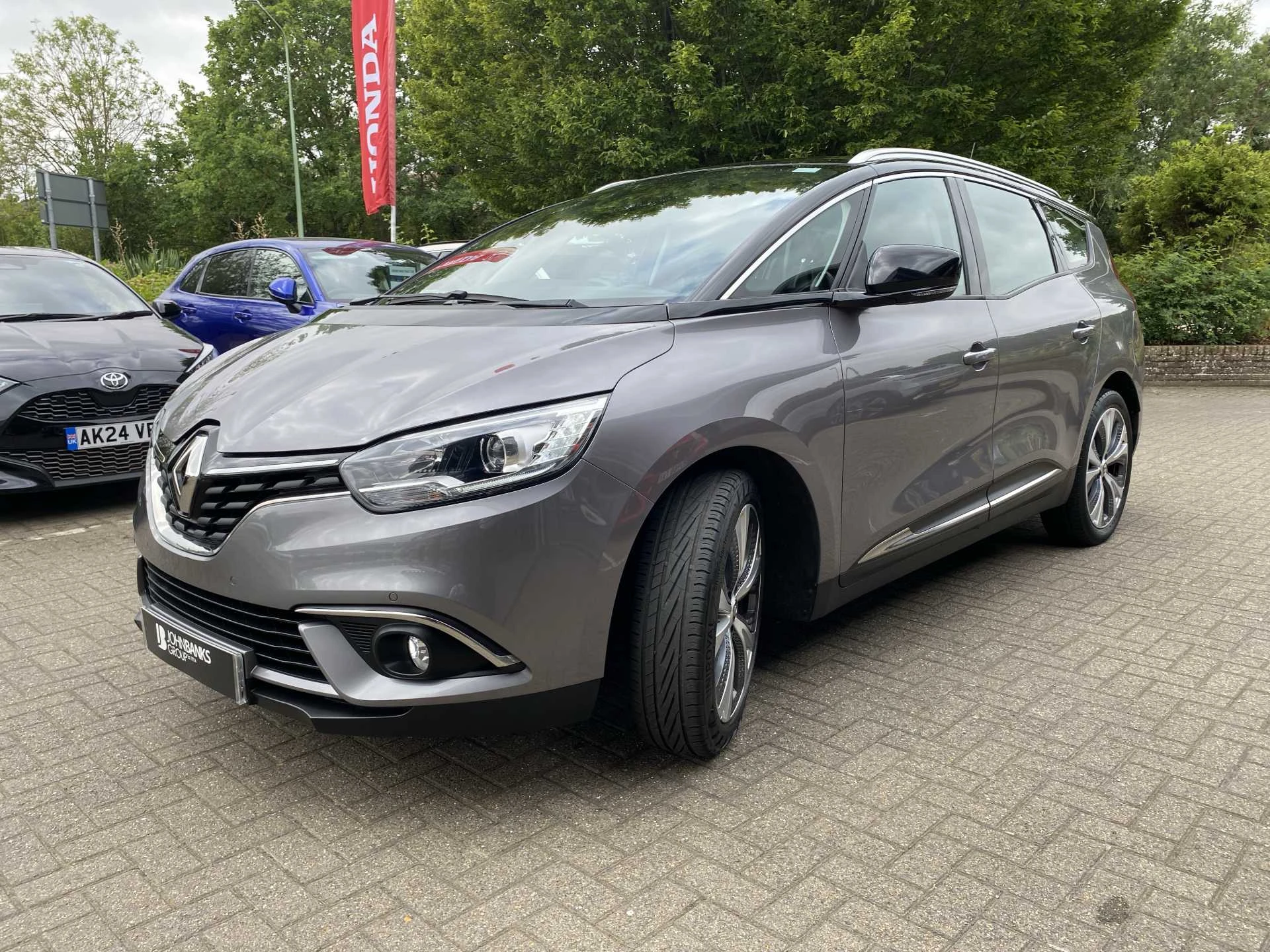 Vehicle image 3