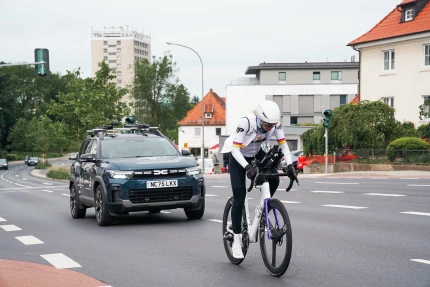 Dacia Supports Dr Sarah Ruggins to New Endurance Cycling World Record