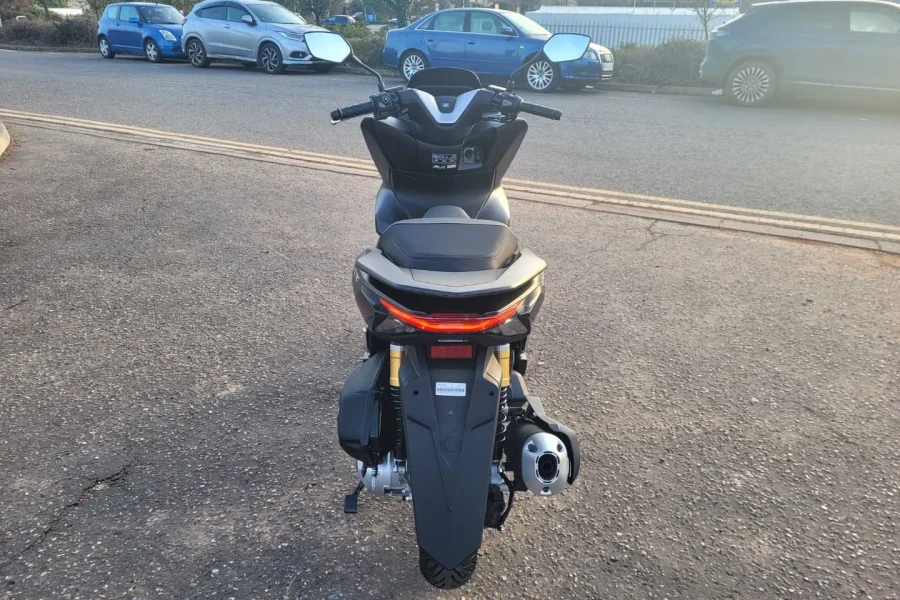 Vehicle Image - 3