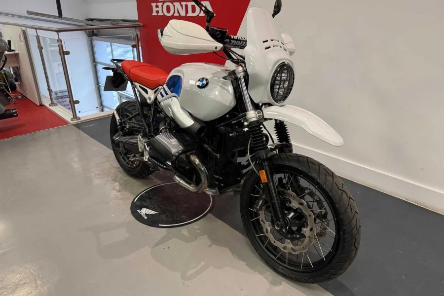 Vehicle Image - 1