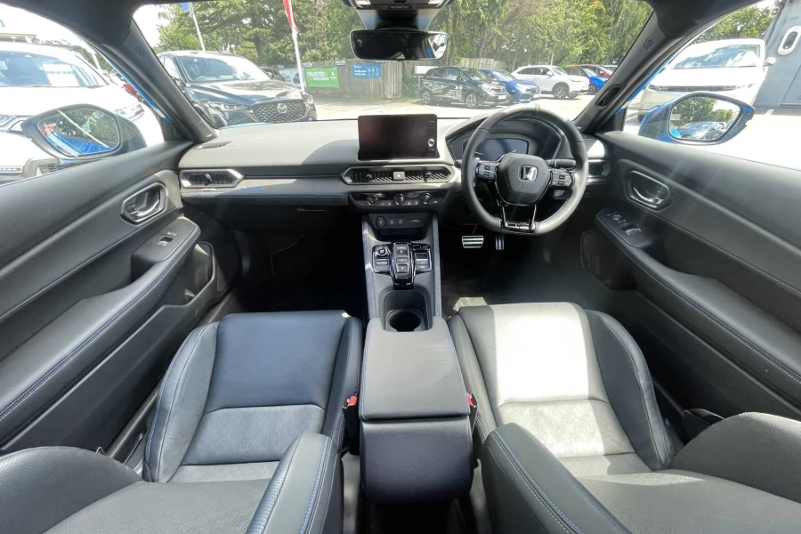 Vehicle Image - 3