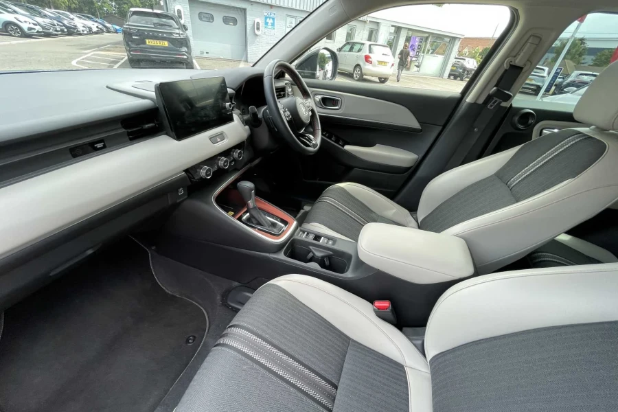 Vehicle Image - 1