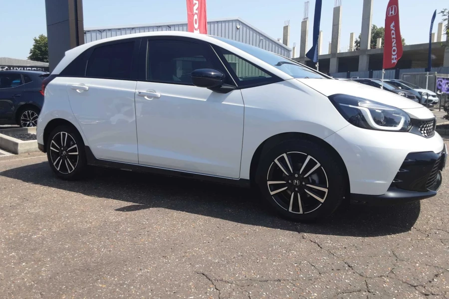 Vehicle Image - 2