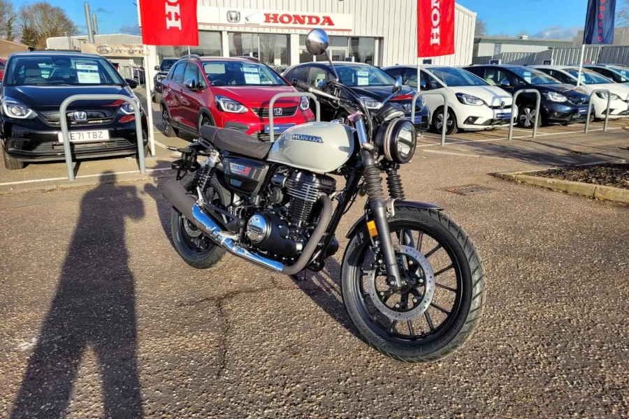 Vehicle Image - 0