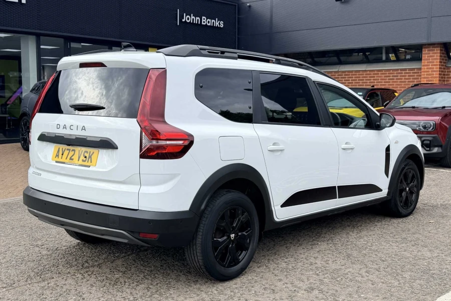 Vehicle Image - 3
