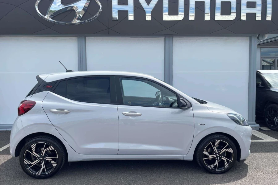 Vehicle Image - 1
