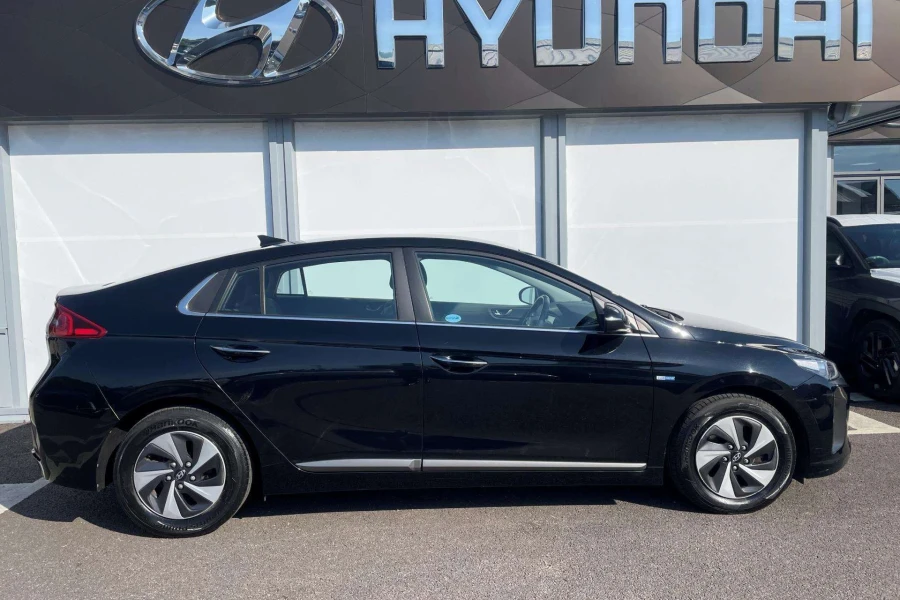 Vehicle Image - 1