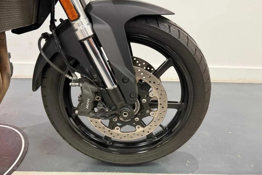 Vehicle Image - 3