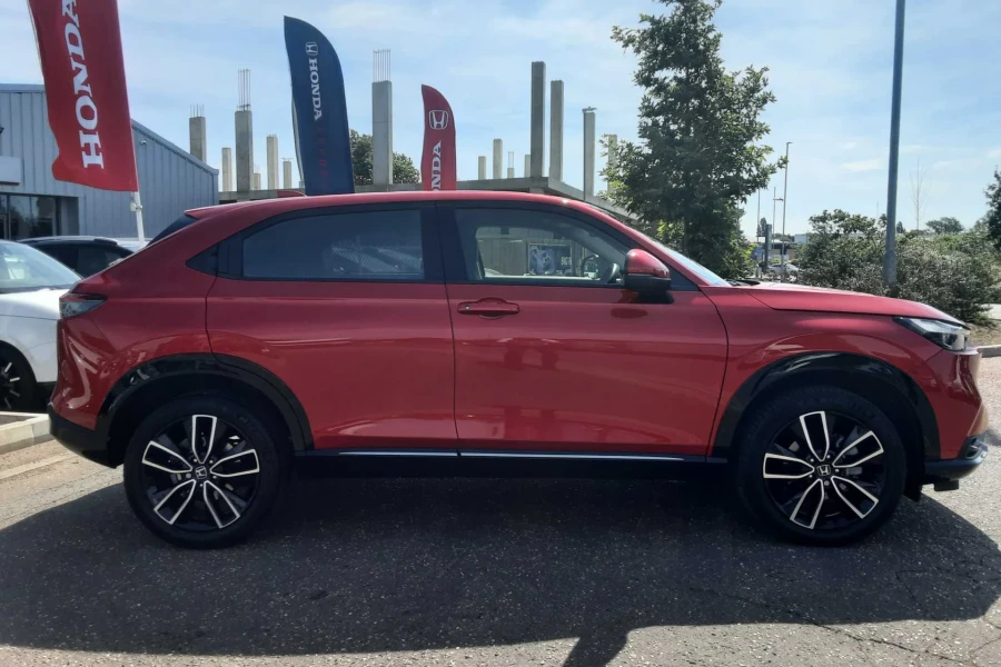 Vehicle Image - 3
