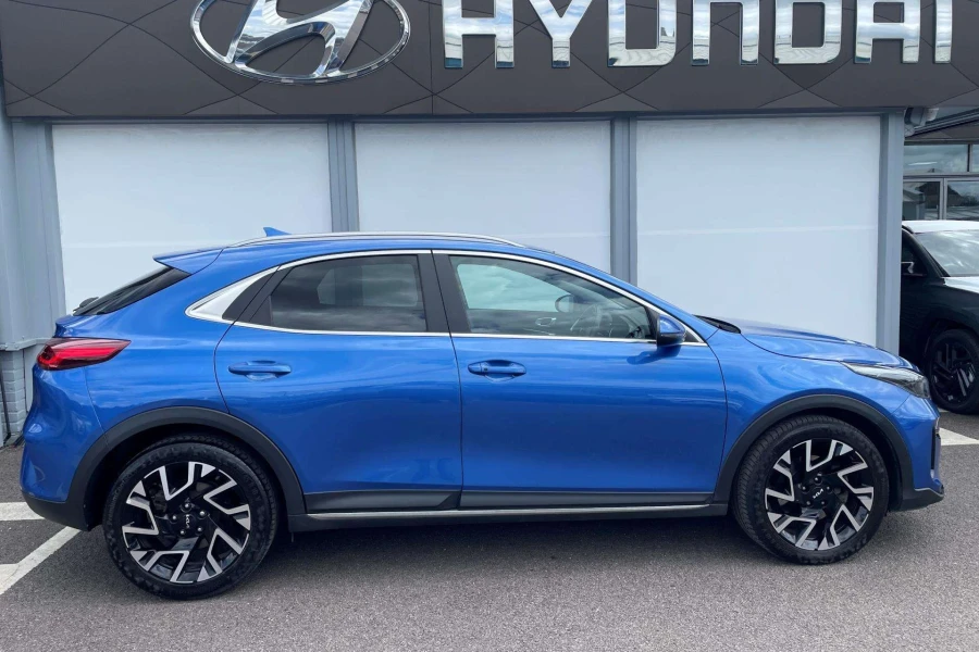 Vehicle Image - 1