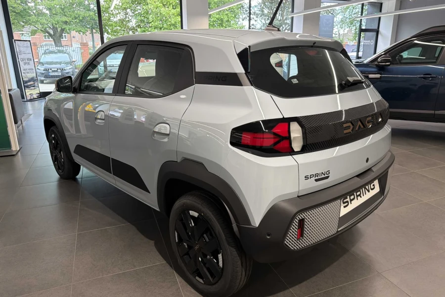 Vehicle Image - 2